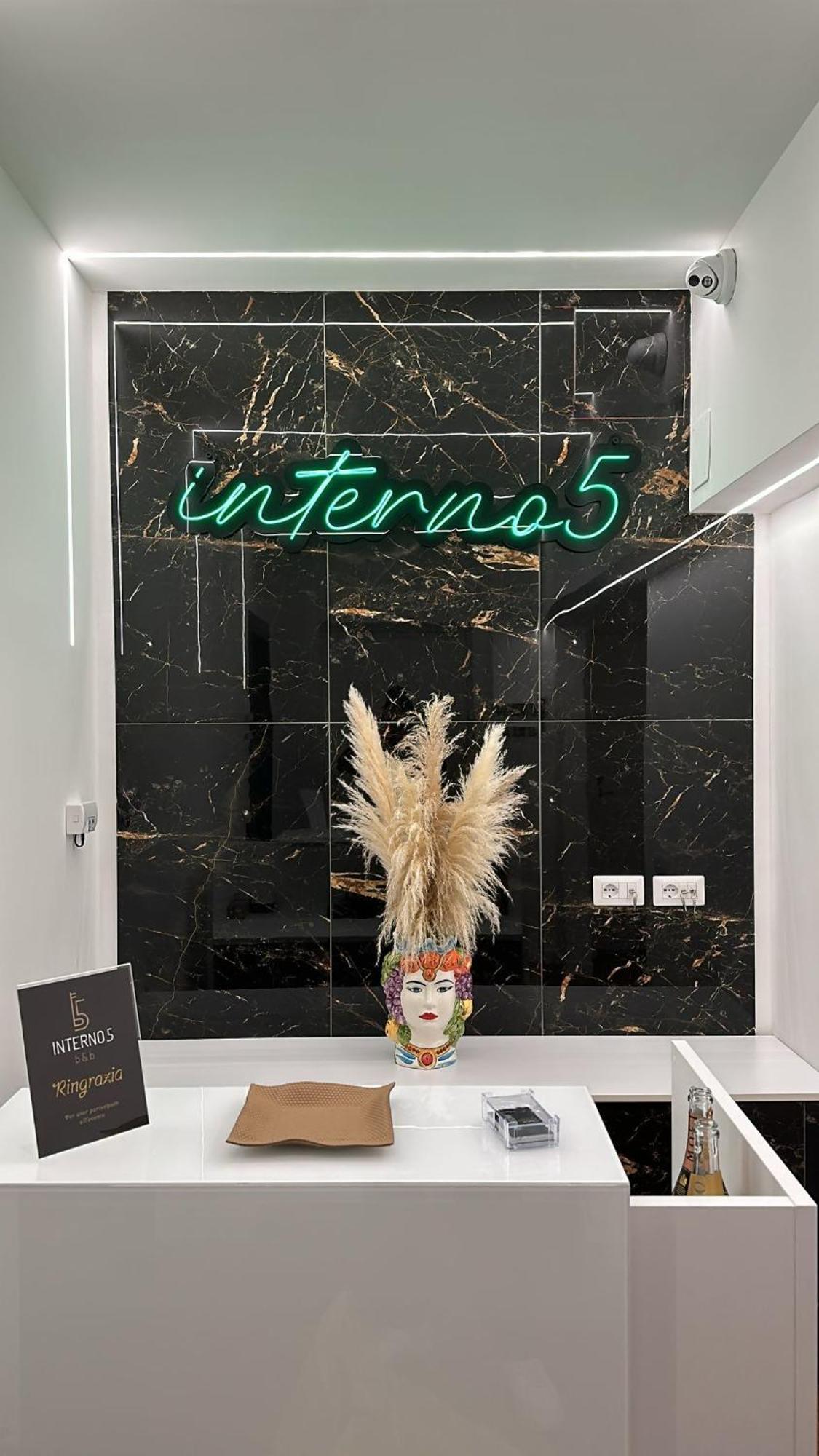 Interno 5 Affittacamere *
